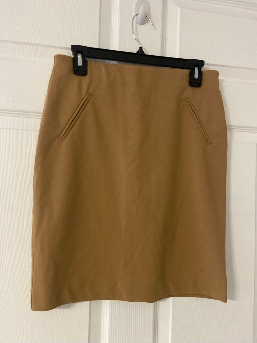 T40a- DONNA RICCO Camel Tan Knit Pull-On Pencil Skirt